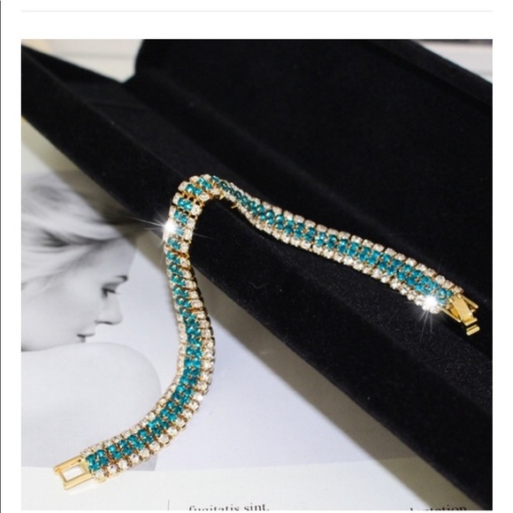 Sale!Elegant bracelet with crystals - Picture 4 of 8